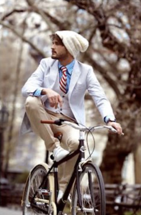 Ruční montované elektrokolo v dílně